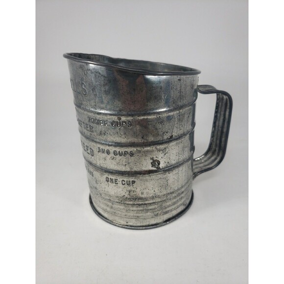 Vintage Bromwell's 3 Cup Measuring Sifter Red Wood Handle USA Farmhouse Decor - Picture 8 of 12